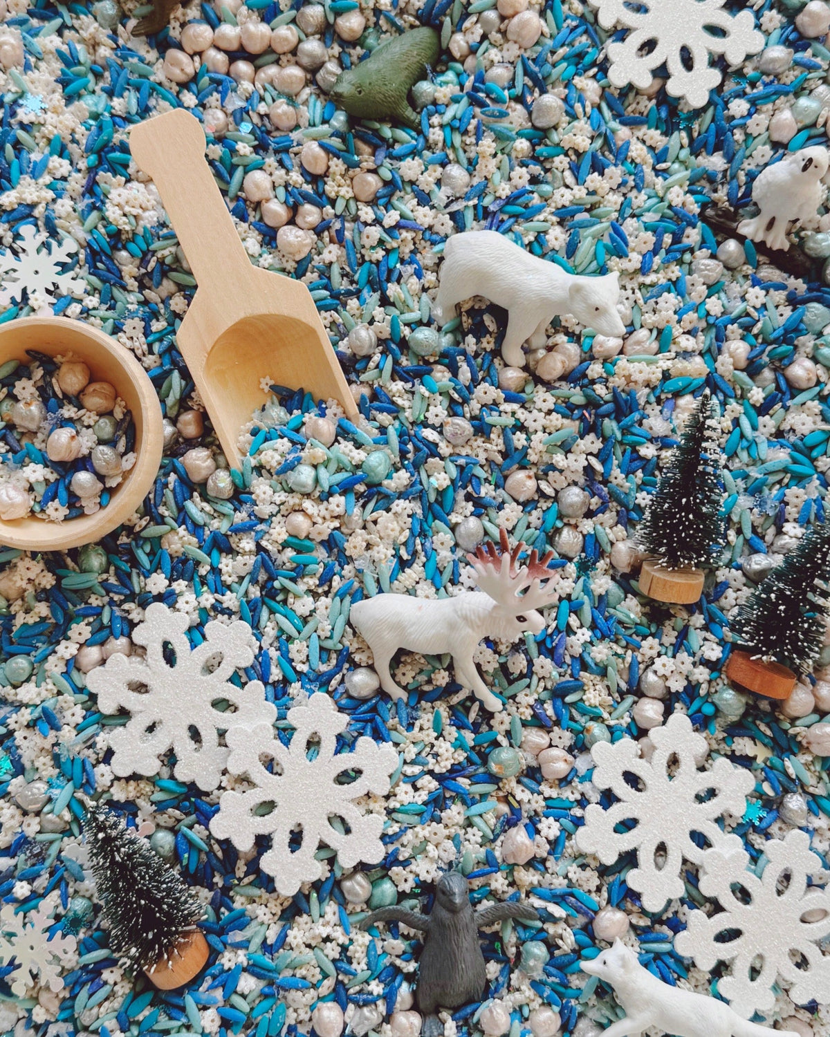 Arctic Winter Pour & Play sensory kit